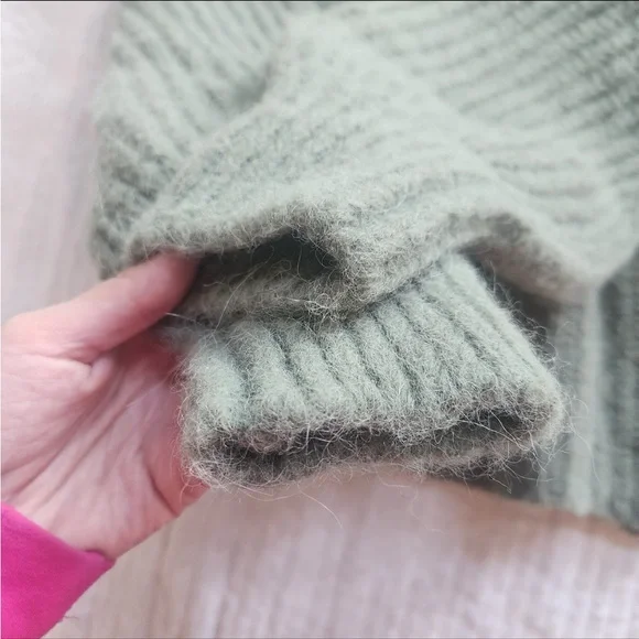 NWT Sezane Paris Gilet Basile cardigan sweater in khaki green size L - Picture 7 of 12